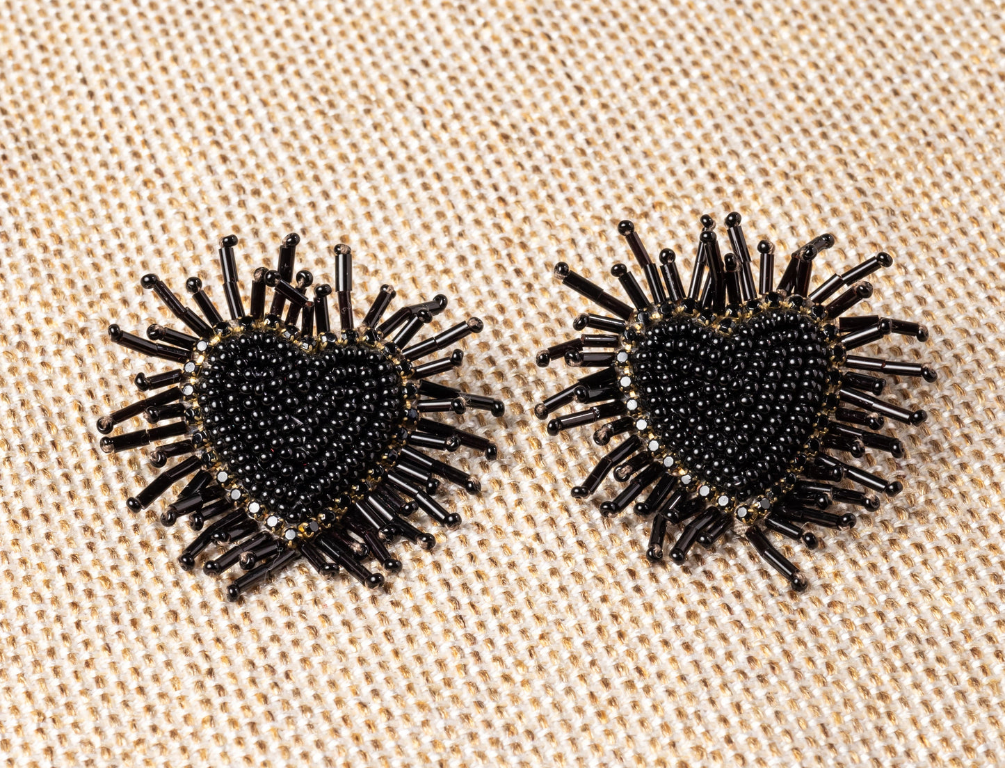 BLACK SPARKLE STUD EARRING