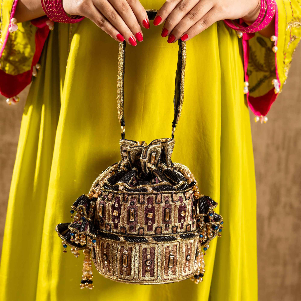 NOOR-E-SIYAAH