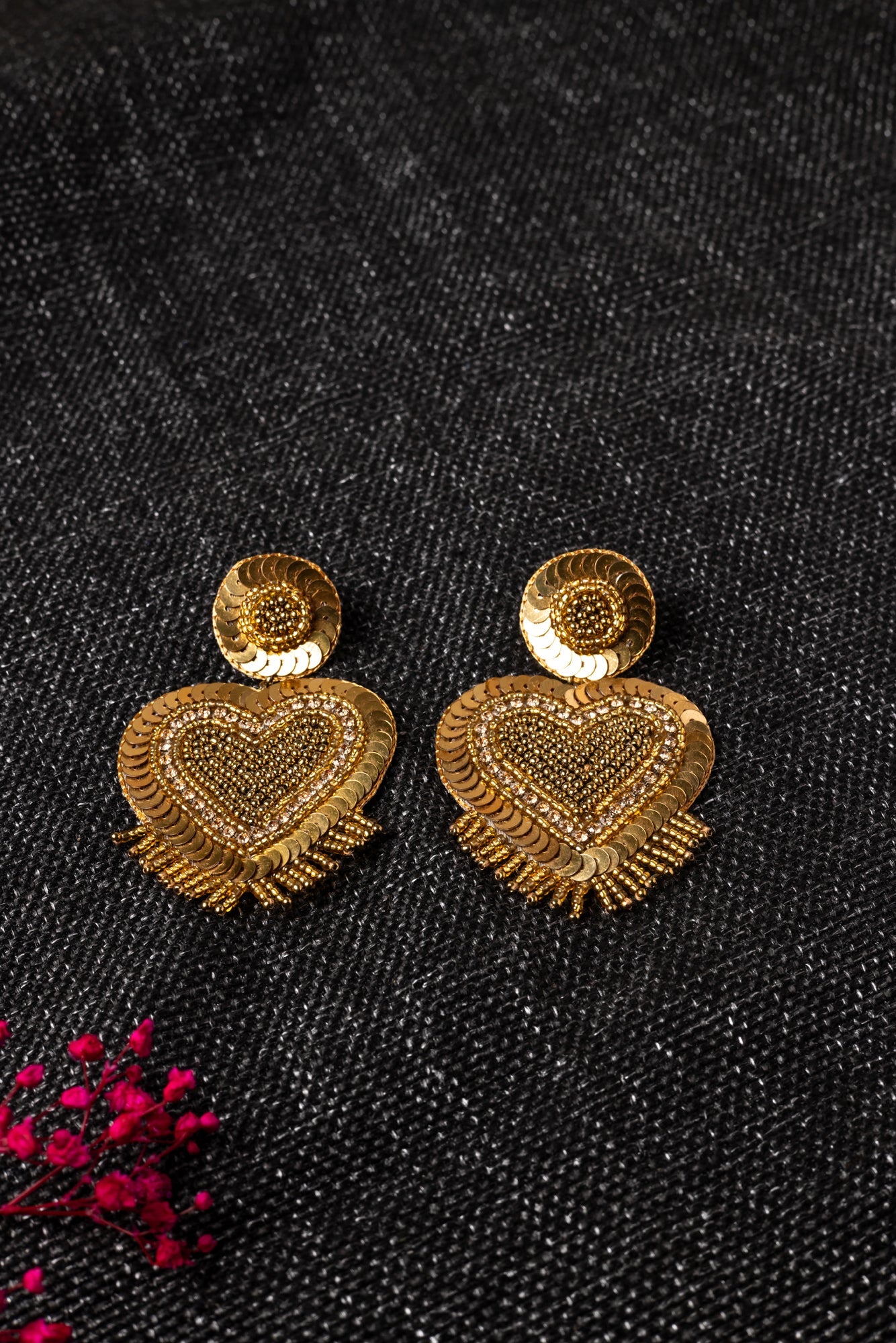 GOLDEN CHAOS HEART EARRING