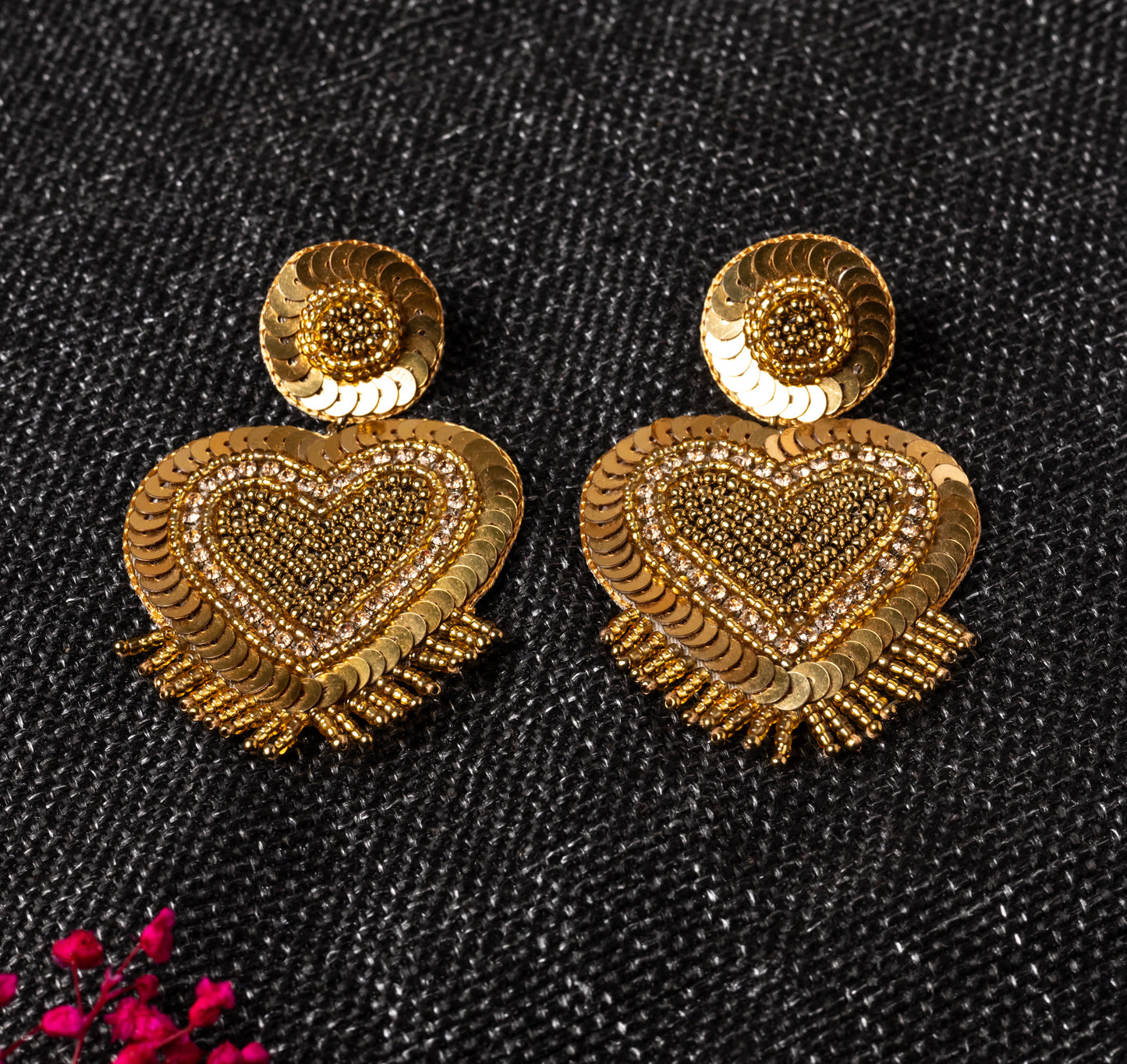 GOLDEN CHAOS HEART EARRING