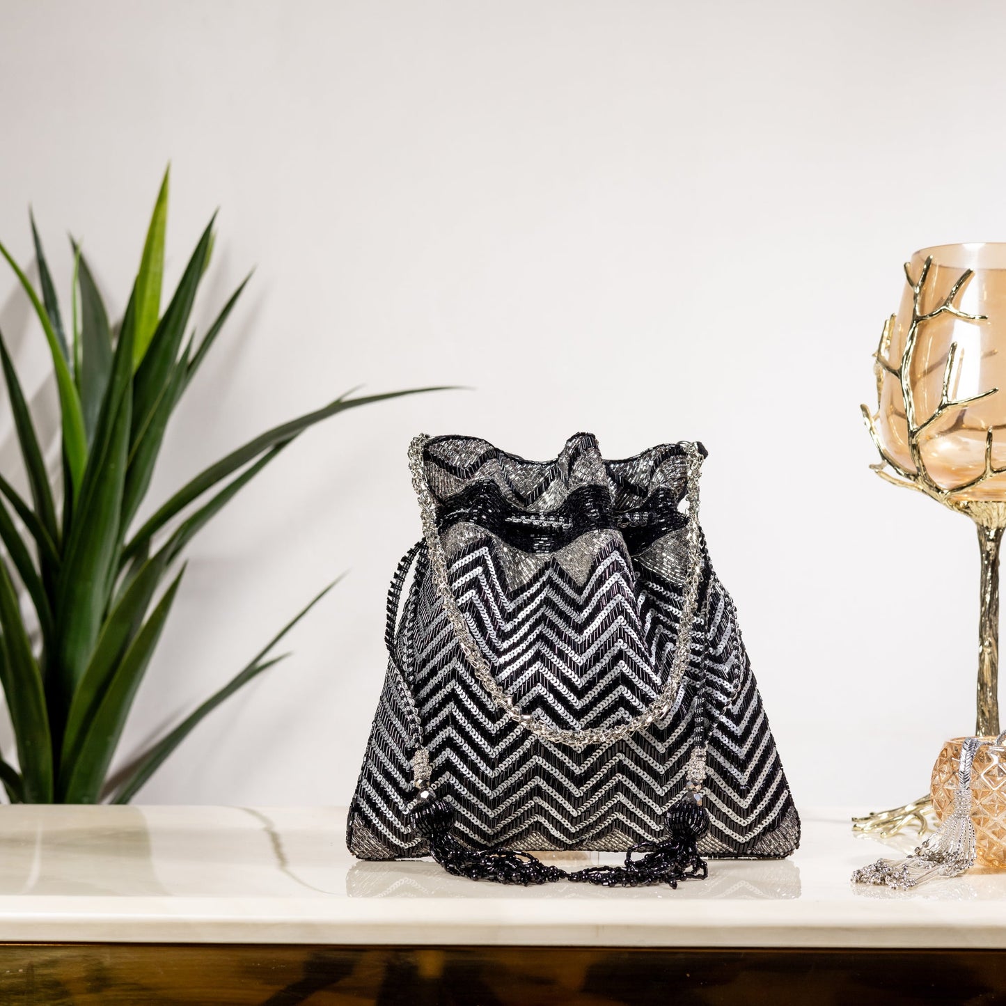 DAZZLED BLACK