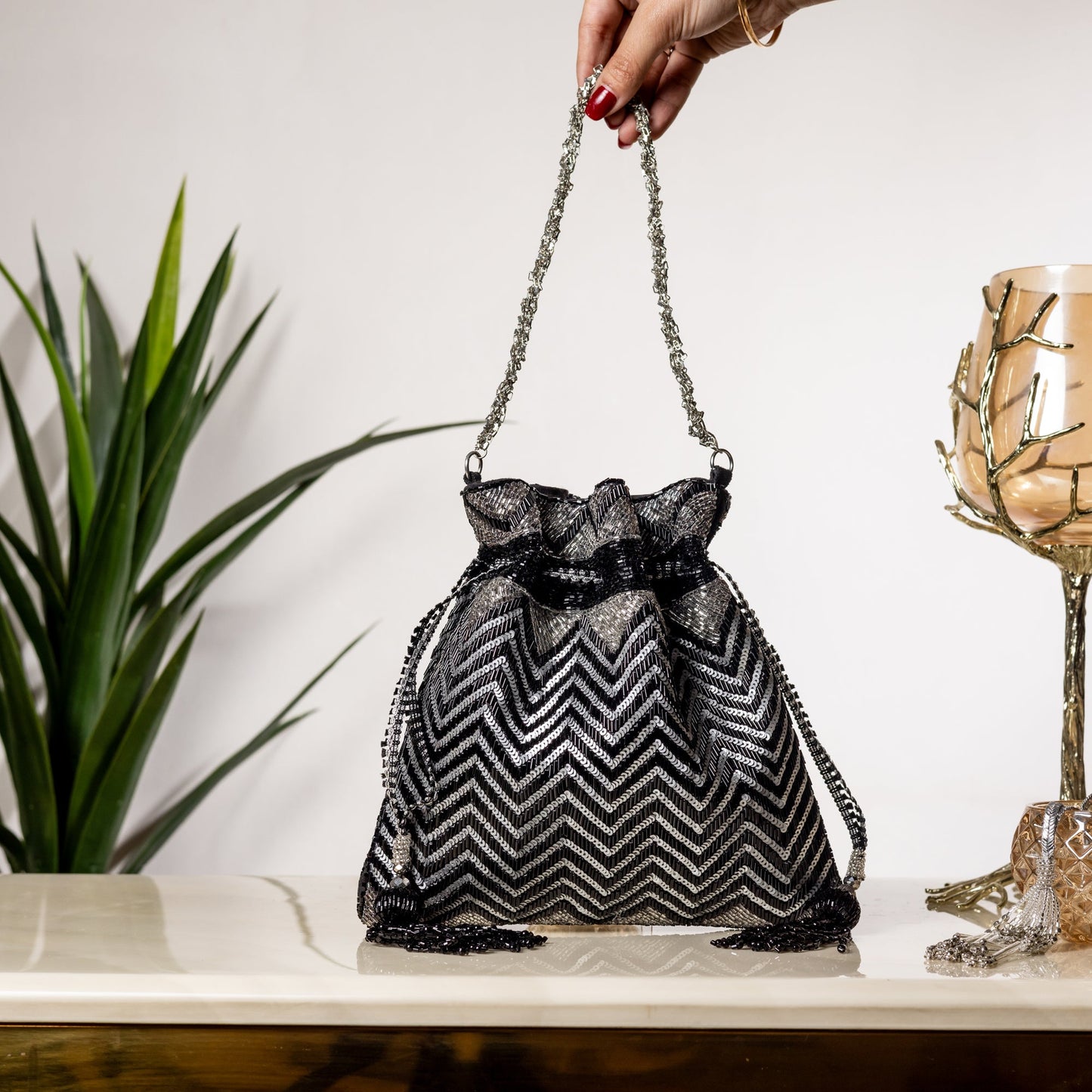 DAZZLED BLACK