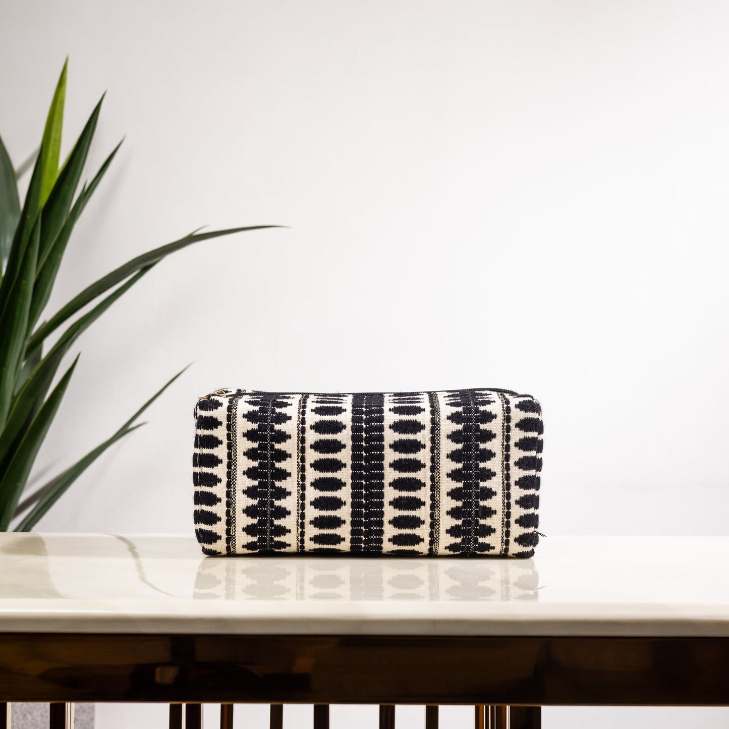 CHROMATIC ELEGANCE MAKEUP POUCH